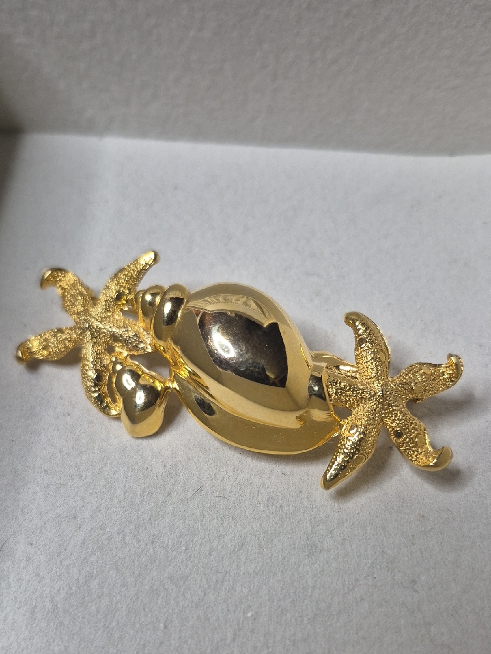 Vintage Casual Corner Gold-Tone Starfish & Shell Brooch